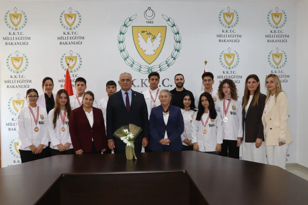  Çavuşoğlu, Güzelyurt Meslek Lisesi Turizm Alanı öğrencilerini kabul etti