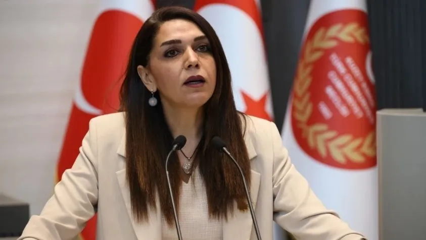 Fide Kürşat: Ortada çürüyen bir yapı, çöken bürokrasi var