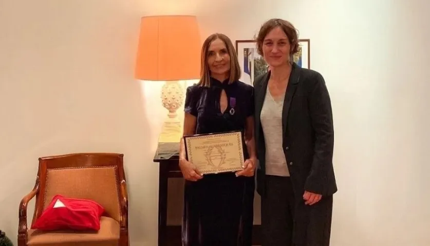 Ferdiye Ersoy’a Fransa devlet nişanı ‘Officier des Palmes Académiques’ takdim edildi