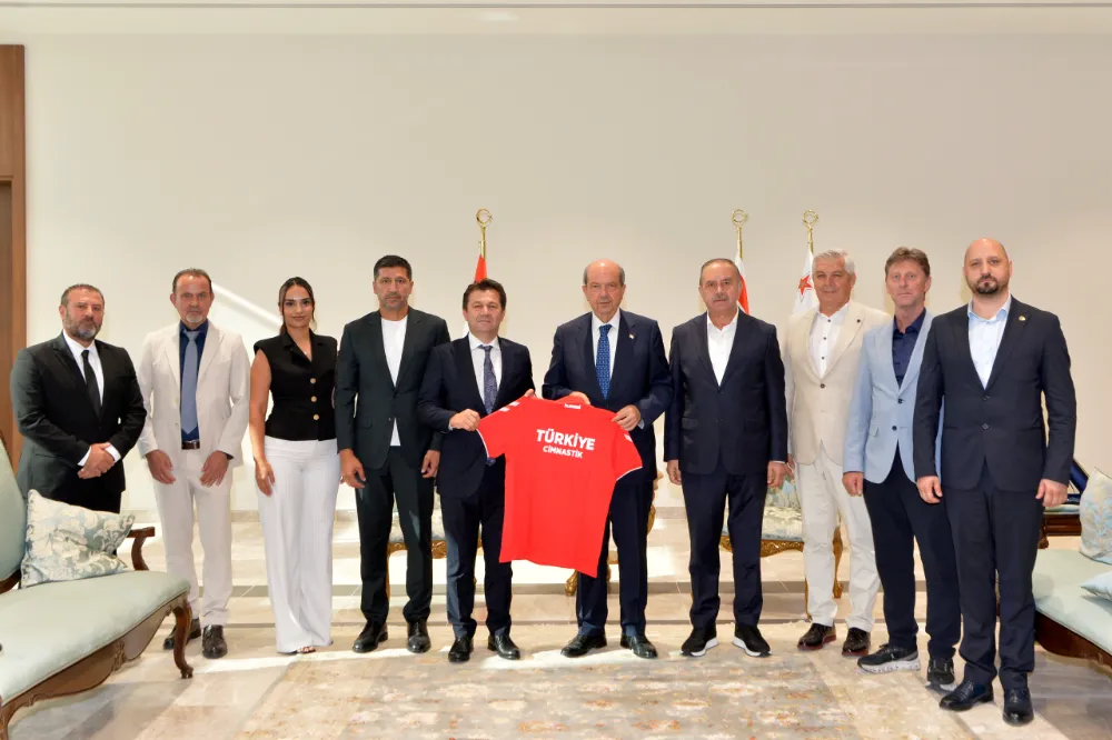  Cumhurbaşkanı Tatar Türkiye Cimnastik Federasyonu heyetini kabul etti