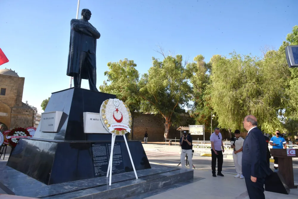 19 Eylül Gaziler Günü nedeniyle Lefkoşa Atatürk Anıtı önünde tören düzenlendi